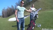 Bareback-Sex auf dem Golfplatz