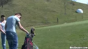 Bareback-Sex auf dem Golfplatz