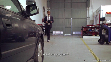 Mecánico con una carrocería brutal