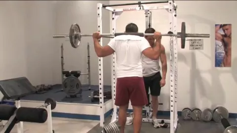 Bodybuilder ficken im Gym