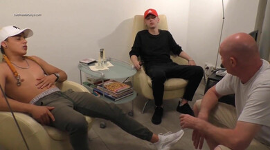 Vecchia cagna per ragazzi di strada arrapati