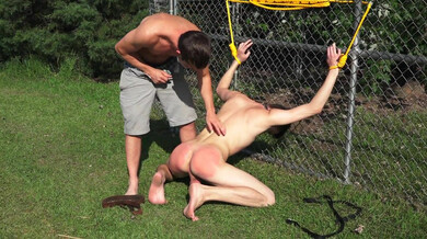 Bondage auf dem Fußballplatz