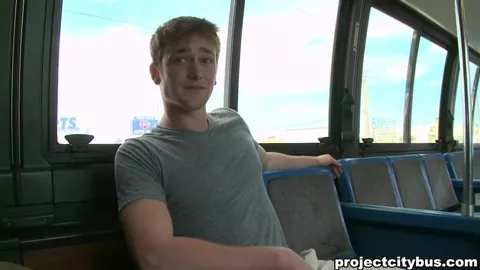 Sexo inter-racial no ônibus