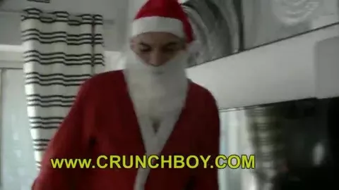 La gran polla de Papá Noel se lo folla bareback a un rebeu