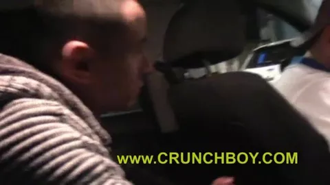 Jess Royan se fait baiser par la grosse bite du serveur du resto