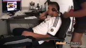 Sesso in ufficio — capo in completo, anale bareback