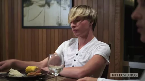 Junger Gay wird vom Nachbarn geweckt