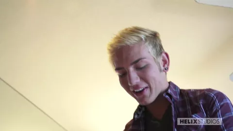 Junger Streber wird bareback genommen