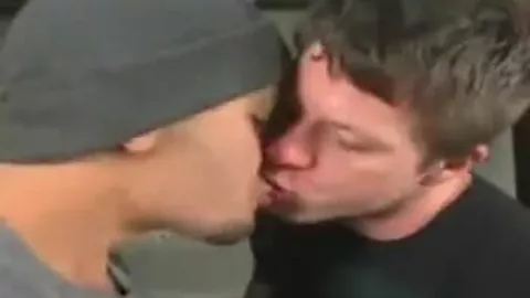 Baise hardcore dans un squat