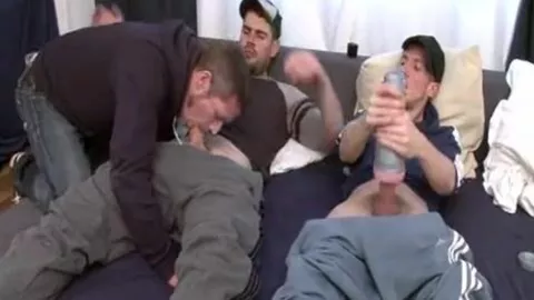 Ich werde von zwei Kerlen gefüllt