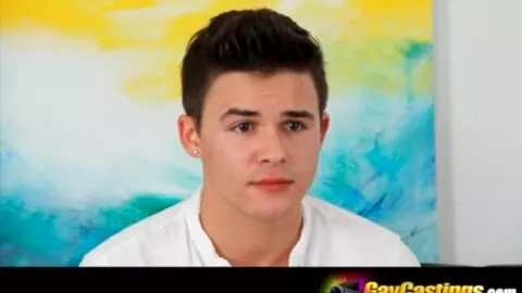 Giovane a un provino porno