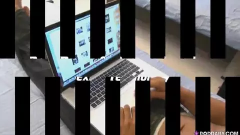 Il chauffe son colocataire