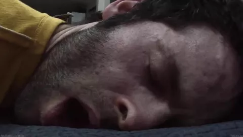 Un plan suce entre deux mecs très alternatifs