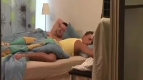 Aufwachen mit einer Zunge im Arsch 2