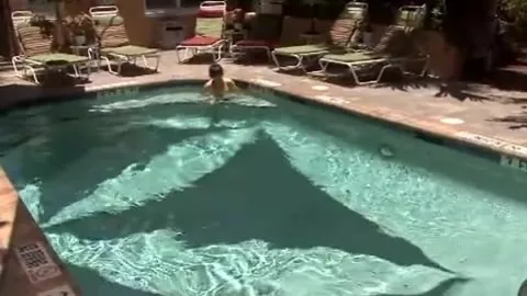 Hübsche Pool-Twinks 2