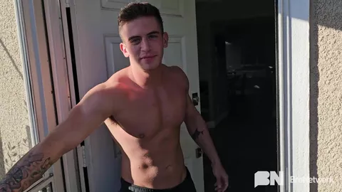 Hübsches Gesicht bläst mir — Romeo Davis, Trevor Brooks