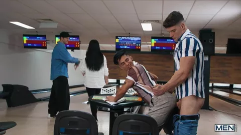 Abriss in der Bowlingbahn — Malik Delgaty, Angel Santana