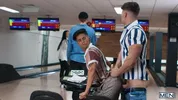 Estrago na pista de boliche — Malik Delgaty, Angel Santana