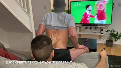 Match de foot + je breed le plus gros cul du monde