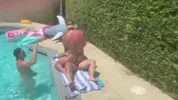 Orgie am Poolrand