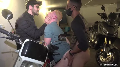 Beur gostoso passivo leva de um atleta dotado