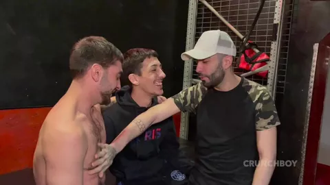 Desleon & Angel Privvt — Angel Privvt comido pelo hétero curioso Desleon