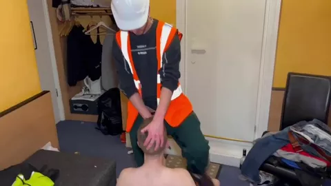 Un porco scozzese arrapato prenota un hotel a Londra