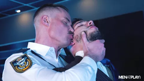 Adam Tyrant, Ricky Hard – Capo cabina preso a martellate