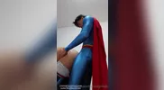 Superman scopa l'Uomo Ragno
