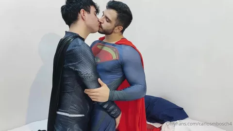 Après le carnaval : Baise en déguisement super hero