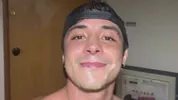 Compilation d’éjacs faciales de Jordan Neo