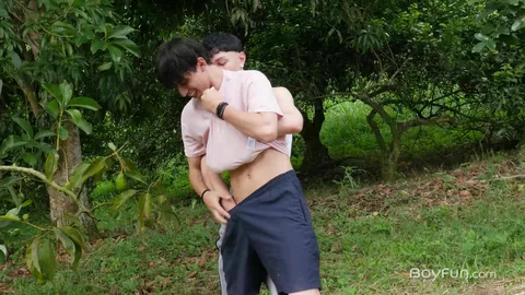 Justin Host + Muriel Karmesi