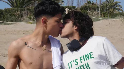 Cazzo di Twink in crociera costiera