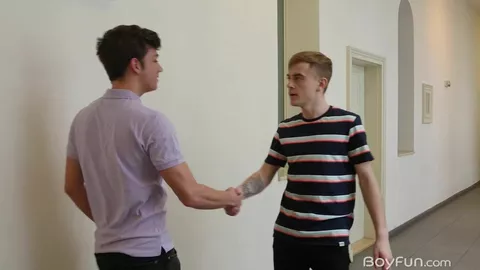 Neuer Nachbarsjunge roh gefickt
