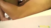 Sexo real entre dois héteros filmado em sala fechada