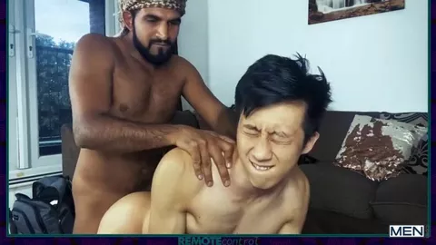 Zwei schwule Paare zeigen ihre Sex-Shows per Video