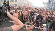Nackt und vor Tausenden auf der Folsom Street gedemütigt
