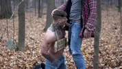 Un twink gay ha bisogno del cazzo di un daddy protettivo