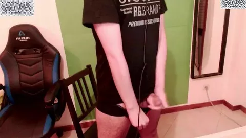 Minet mignon qui jouit