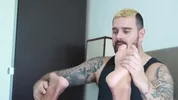 Sesión de lamida y masaje de pies con Casey Cooper