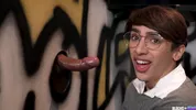 Foxy Alex est timide lorsqu'il rencontre Andre Stone