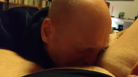 Blase einen neuen Mann und lass ihn in meinen Mund kommen