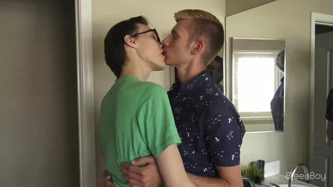 Bang im Badezimmer - Julian Bell, Dustin Cook