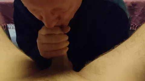 Mamada y rimming a un nuevo gay por DirtyOldman1001