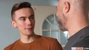 Carter DelRey, Cole Connor – Viens ici – Ton beau-père t’apprendra à rester au chaud