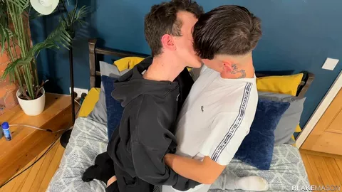 Taylor Jay, Kai Danvers - A lamber-lhe o buraco do rapaz!