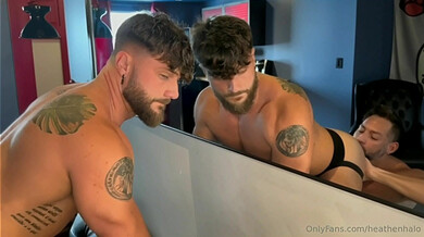 Fodendo um cara barbudo gostoso