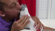 Jake capturado e venerado