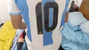 Abbiamo bevuto un po' dopo la partita, non sapevo che il mio amico avesse un culo così bello!
