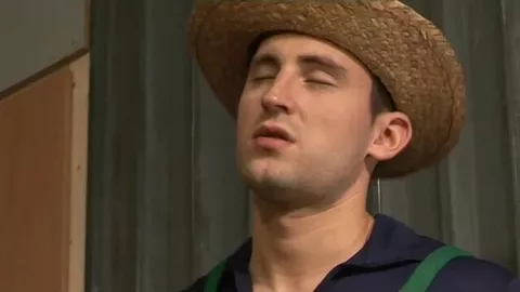 Hard Sommerloch – Gallos del campo